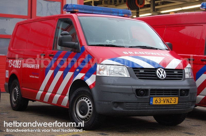 15-4283 Personen/materialen voertuig