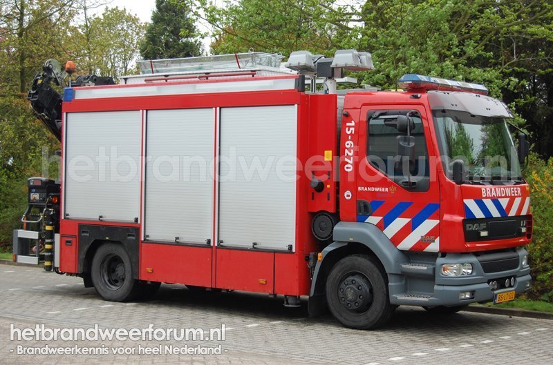 15-6270 Hulpverleningsvoertuig