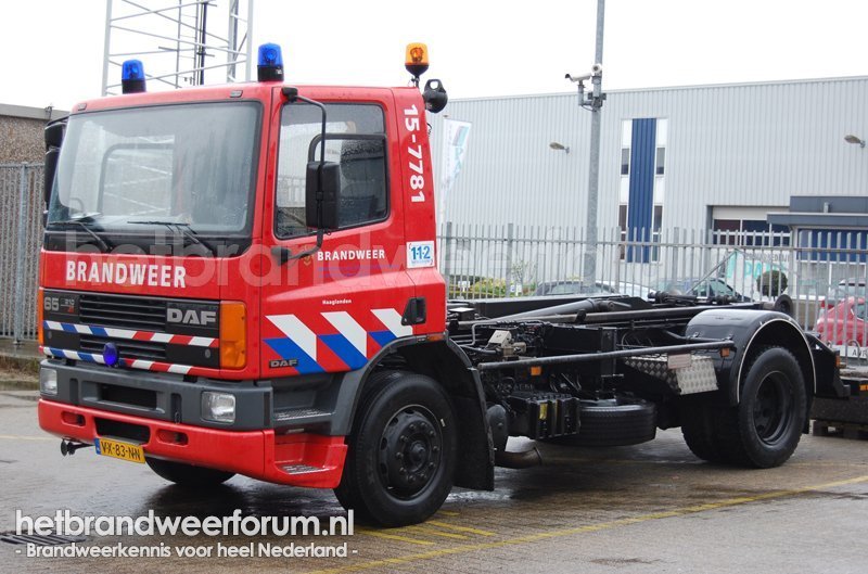 15-7781 Haakarmvoertuig