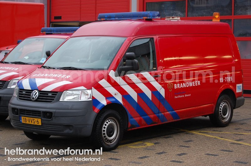 15-7785 Personen/materialen voertuig