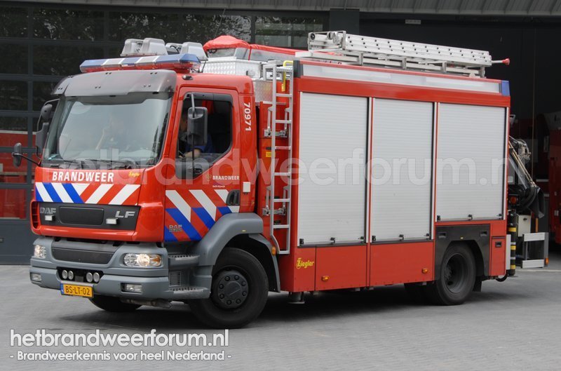 70 971 Hulpverleningsvoertuig