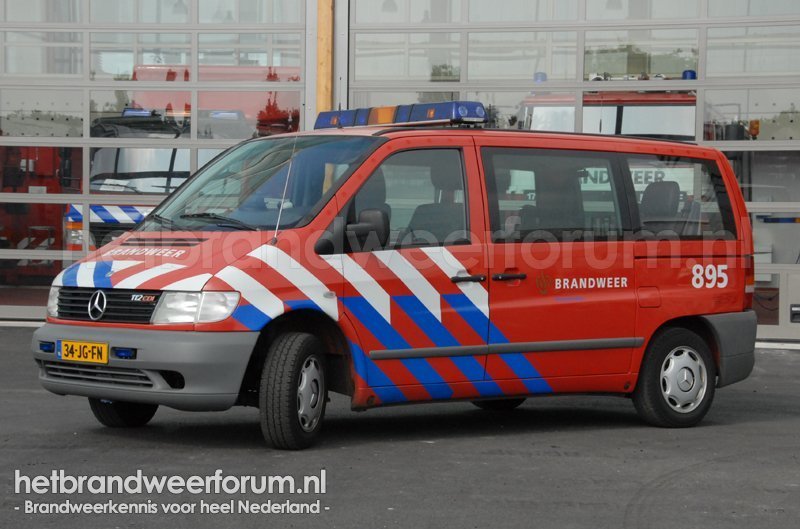 895 Dienstbus