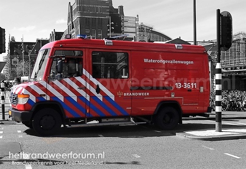 13-3611 Waterongevallenvoertuig