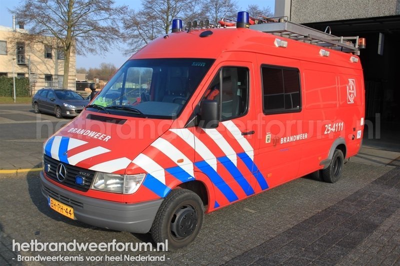 25-4111 Waterongevallenvoertuig