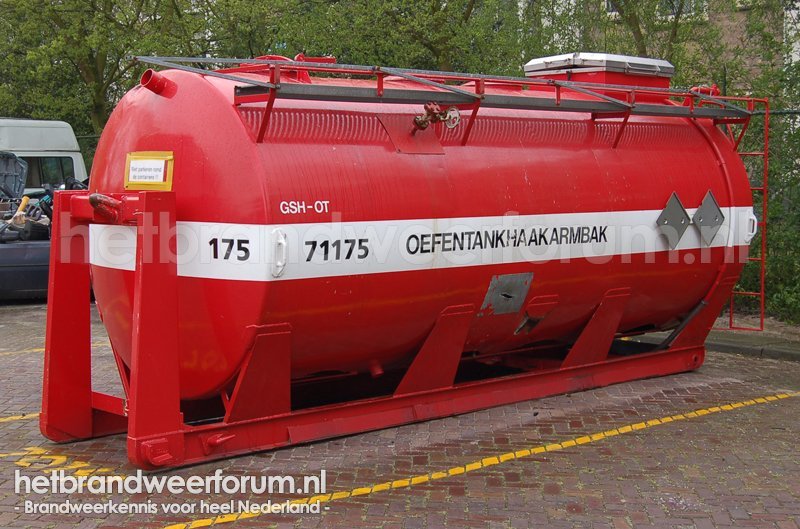 71 175 Oefentankhaakarmbak
