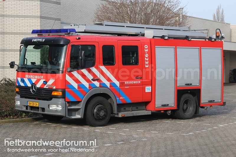 03-9233 Tankautospuit