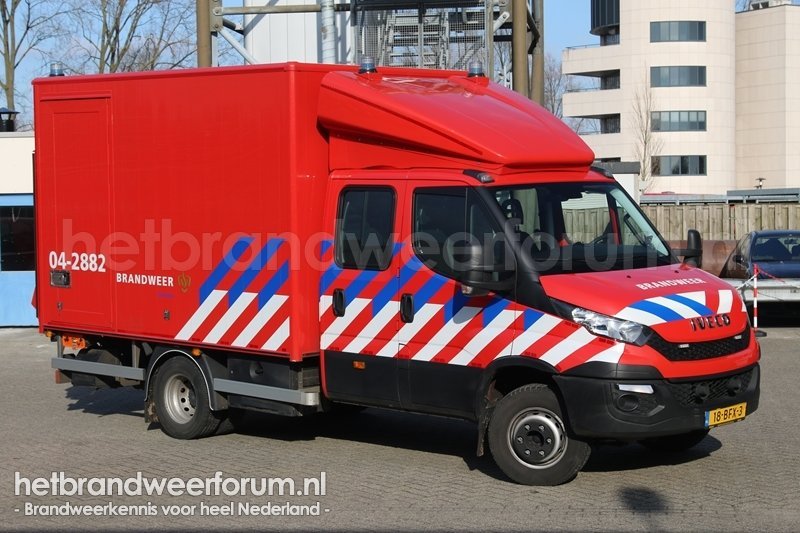 04-2882 Personeels/Materiaalvoertuig