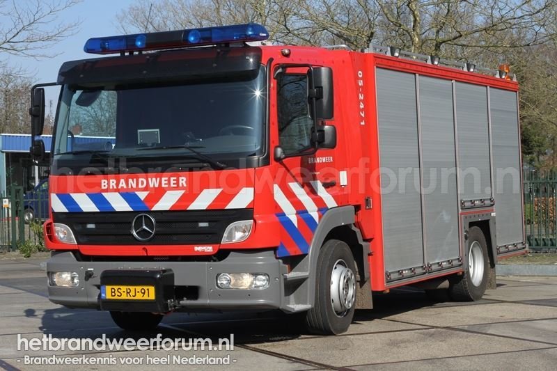 05-2471 Hulpverleningsvoertuig