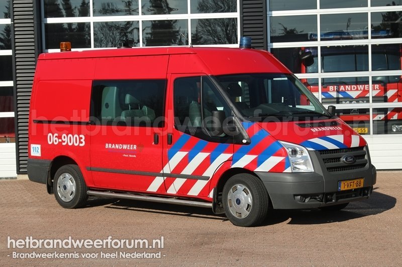 06-9003 Personeels/Materiaalvoertuig