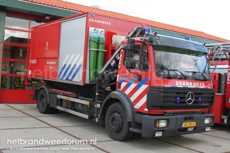 11-8083 Haakarmvoertuig