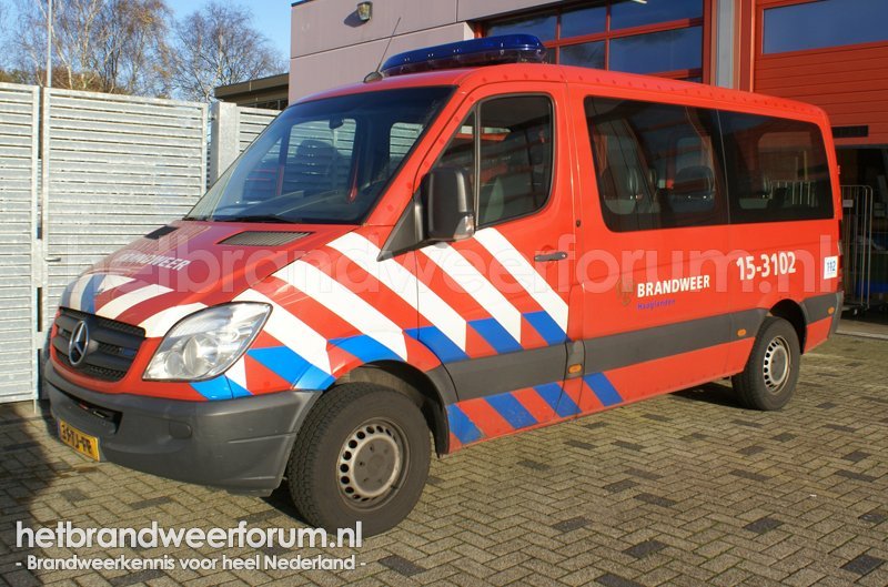 15-3102 Dienstbus