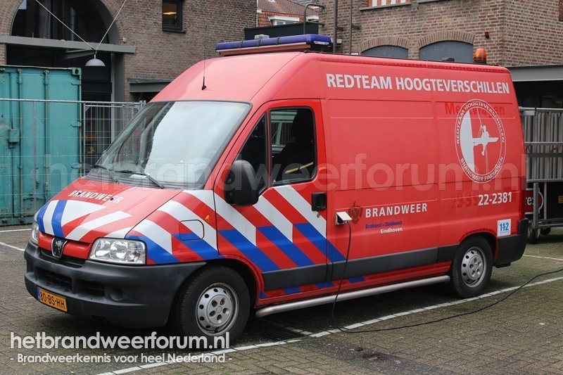 22-2381 Personeels/Materiaalwagen