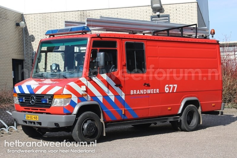 677 Personeels/Materiaalvoertuig