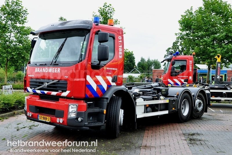 01-1883 Haakarmvoertuig