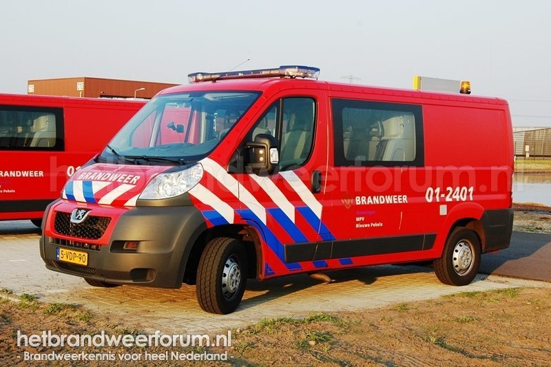 01-2401 Personeels/Materiaalvoertuig