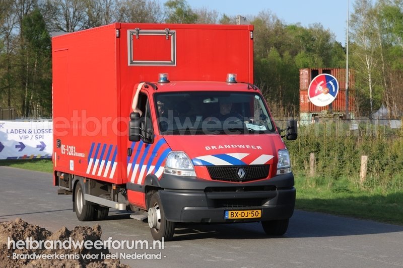 05-9283 Personeels/Materiaalvoertuig 