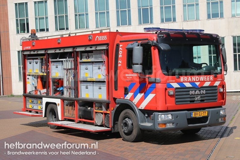 12-9071 Hulpverleningsvoertuig