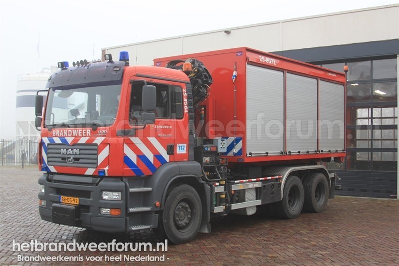 25-8584 Haakarmvoertuig