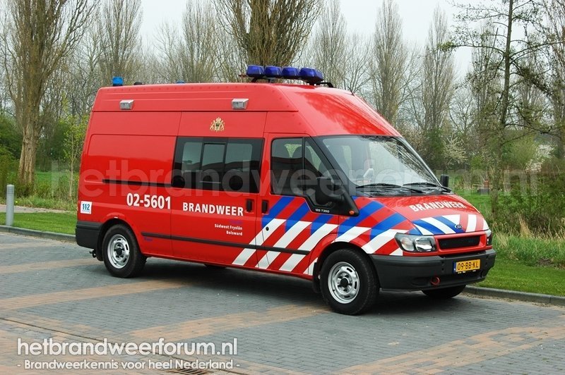 02-5601 Personeels/Materiaalvoertuig
