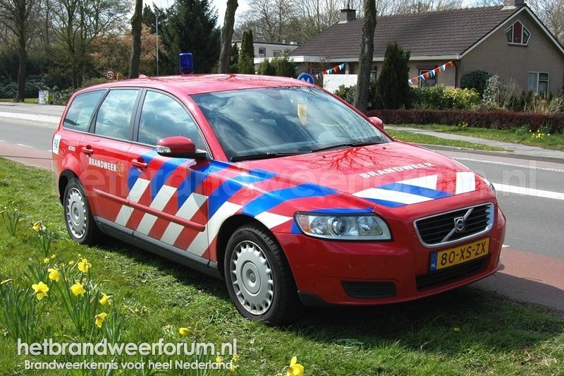 02-6490 Dienstauto (80-XS-ZX)