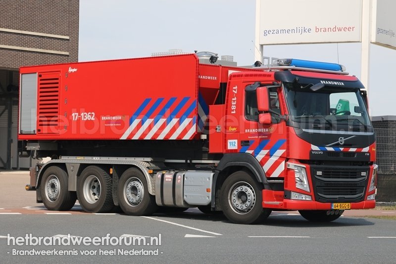 17-1381 Haakarmvoertuig