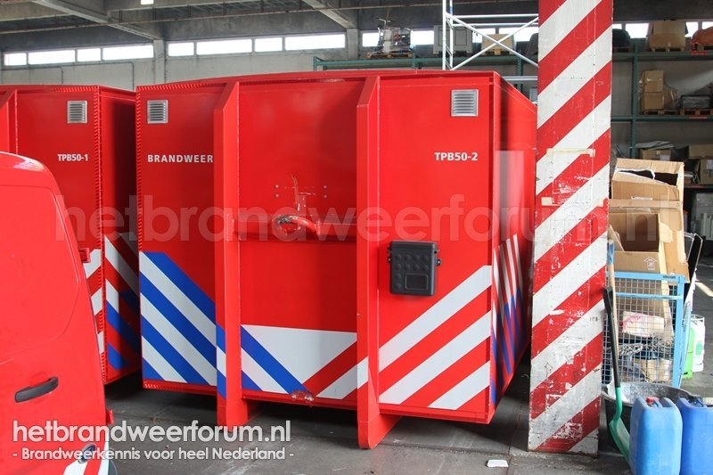 TPB50-2  Tankputbrandbestrijdingshaakarmbak