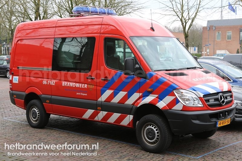 06-7182 Personeels/Materiaalvoertuig