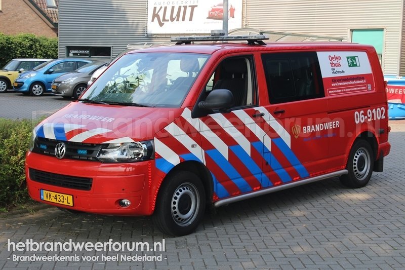 06-9102 Personeels/Materiaalvoertuig