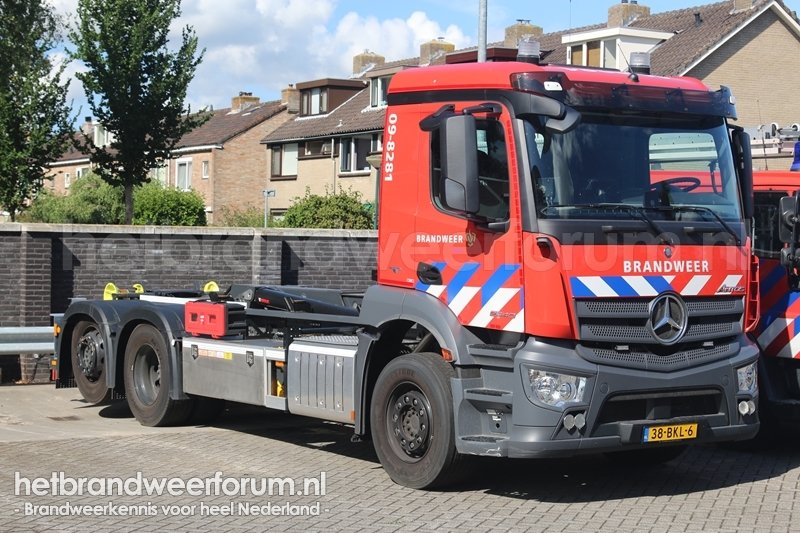 09-8281 Haakarmvoertuig