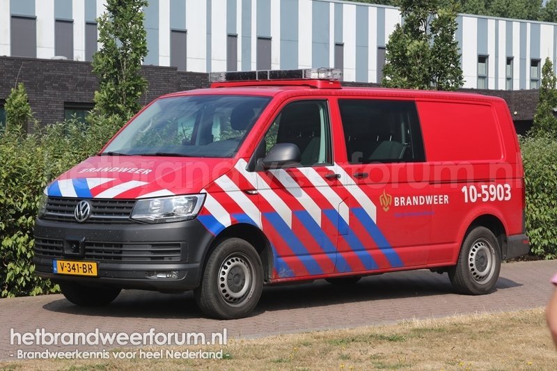10-5903 Personeels/Materiaalvoertuig