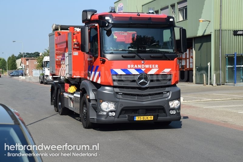 23-3282 Haakarmvoertuig