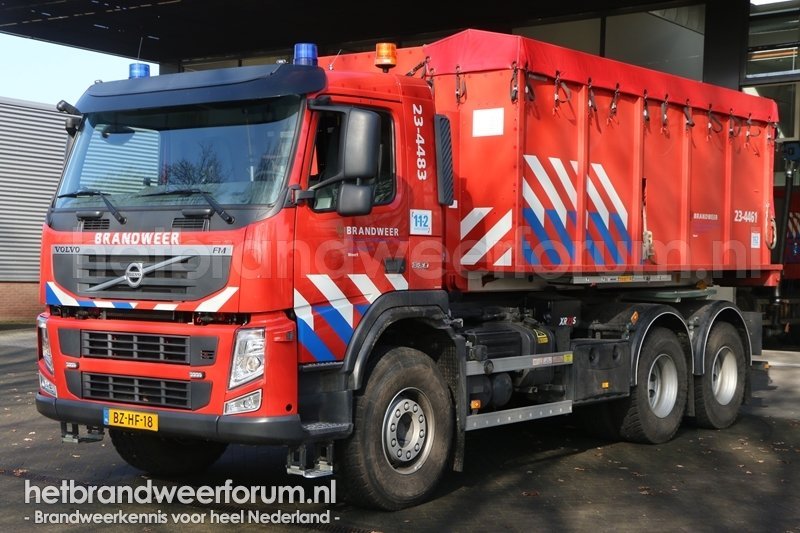 23-4483 Haakarmvoertuig