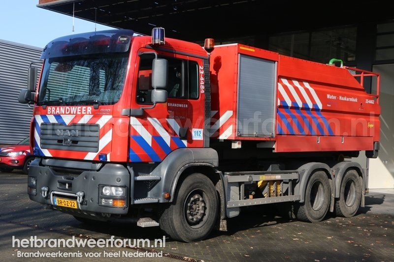 23-4484 Haakarmvoertuig