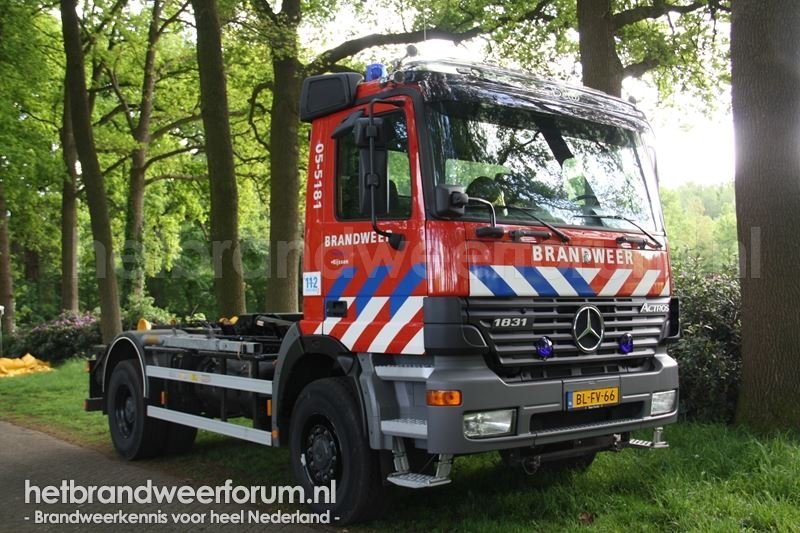 05-5181 Haakarmvoertuig