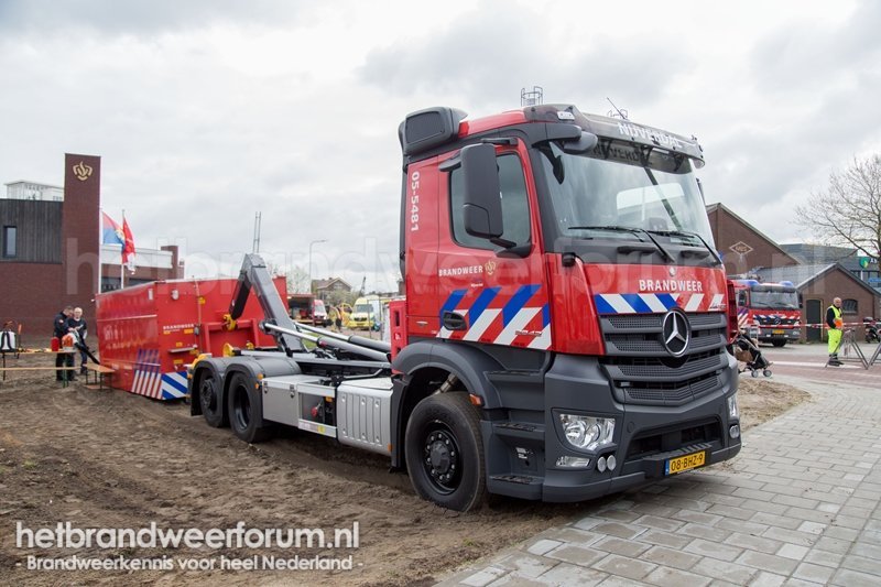 05-5481 Haakarmvoertuig