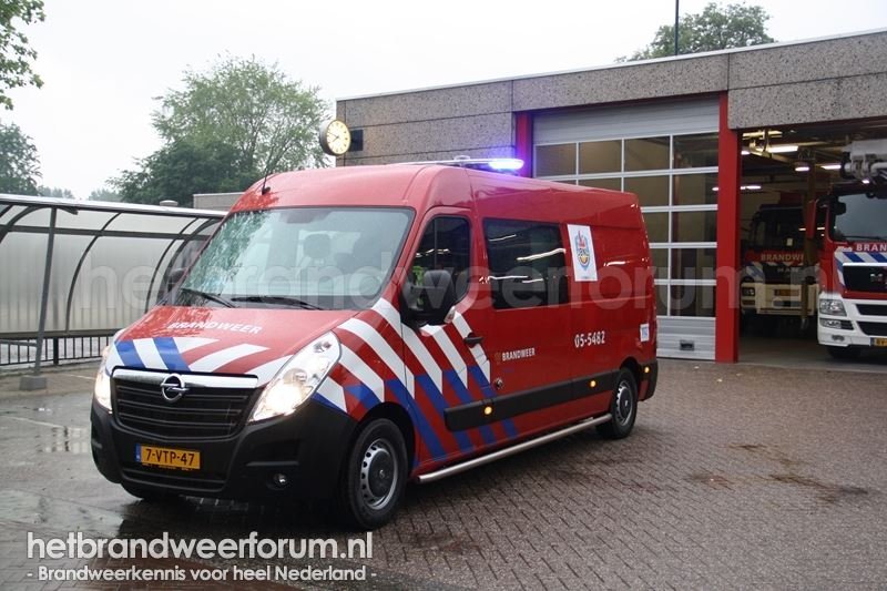 05-5482 Personeels/Materiaalvoertuig