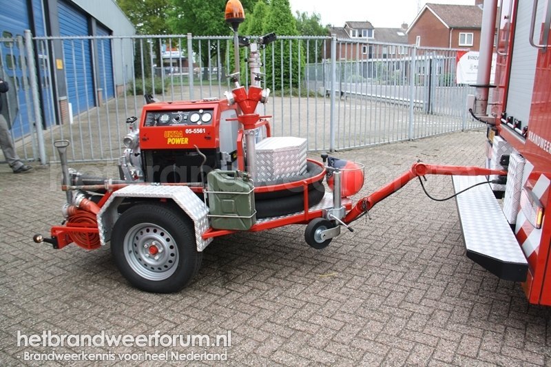 05-5561 Personeels/Materiaalvoertuig