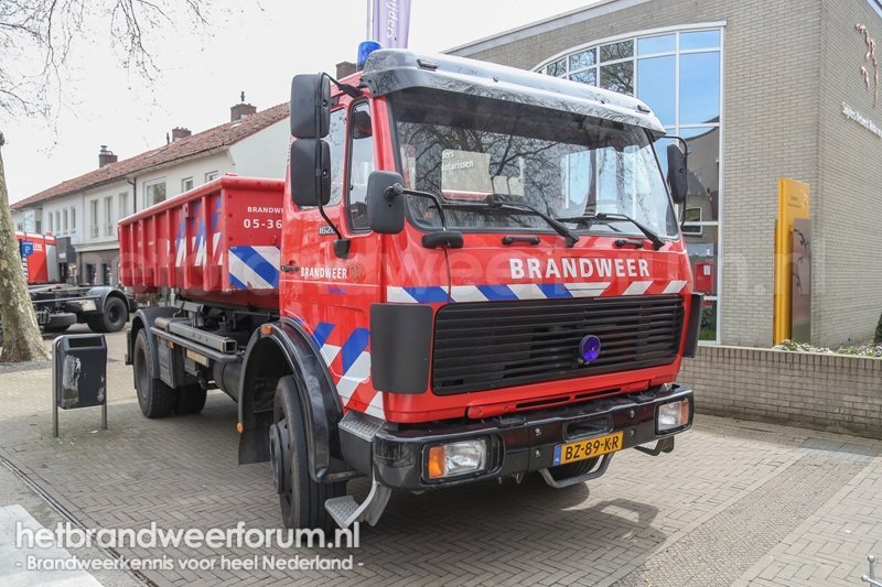 05-9081 Haakarmvoertuig