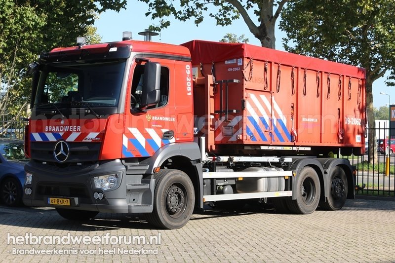 09-2081 Haakarmvoertuig