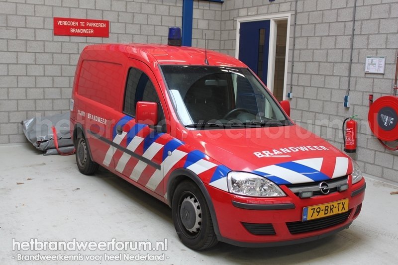 11-2001 Personeels/Materiaalvoertuig (79-BR-TX)