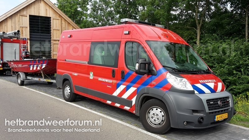 11-4081 Personeels/Materiaalvoertuig