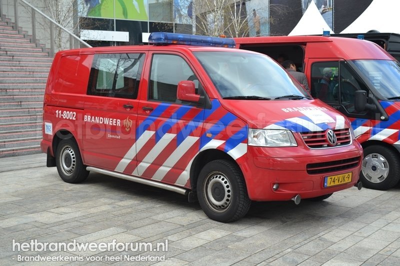 11-8002 Personeels/Materiaalvoertuig (74-VJK-9)