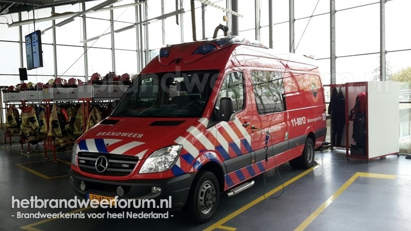 11-8012 Waterongevallenvoertuig