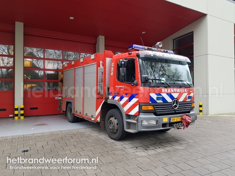 13-2471 Hulpverleningsvoertuig