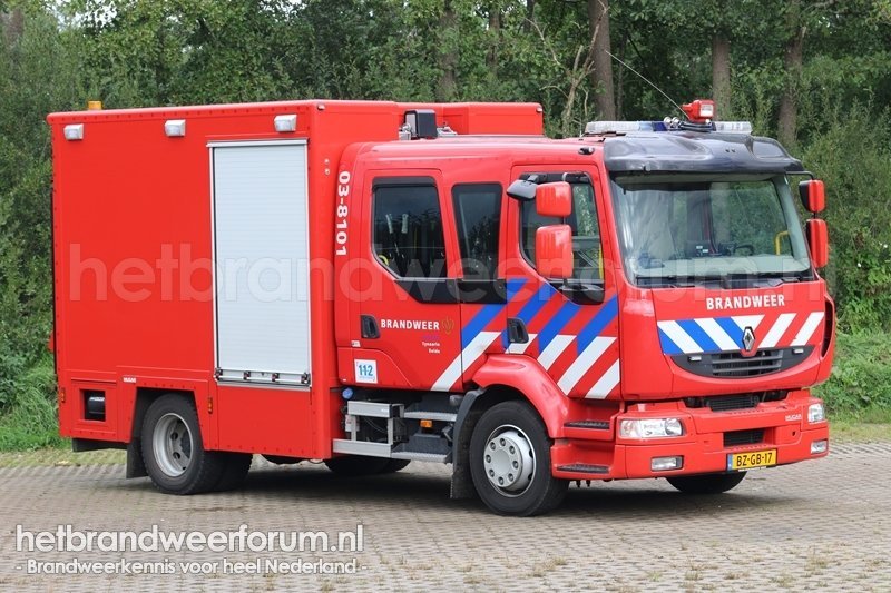 03-8101 Personeels/Materiaalvoertuig