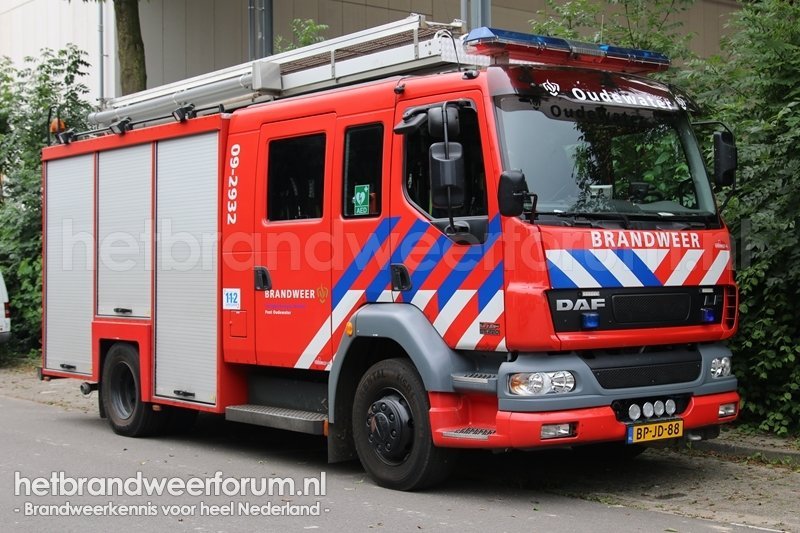 09-2932 Tankautospuit