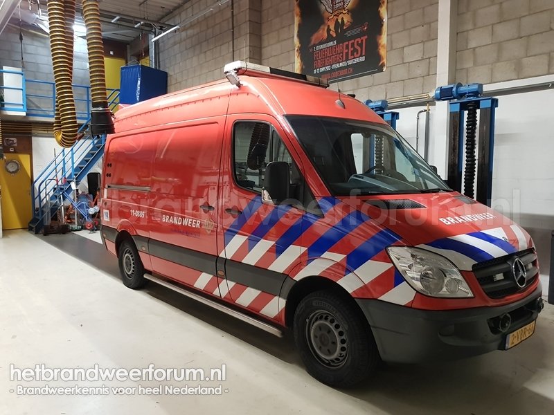 11-0889 Adembeschermingsvoertuig