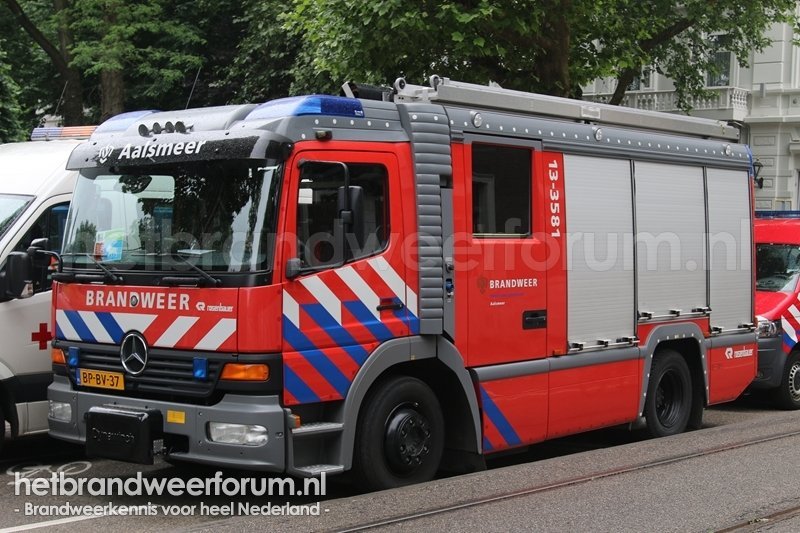 13-5381 Personeels/Materiaalvoertuig