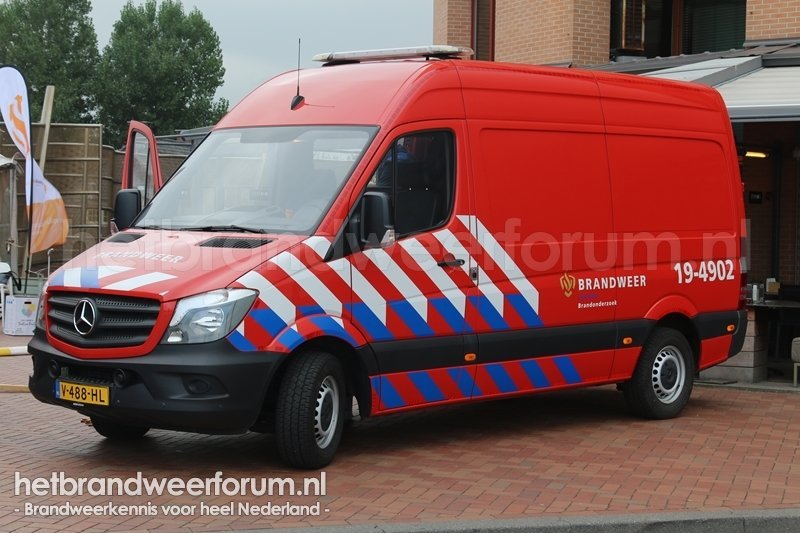 19-4902 Personeels/Materiaalvoertuig (TBO)