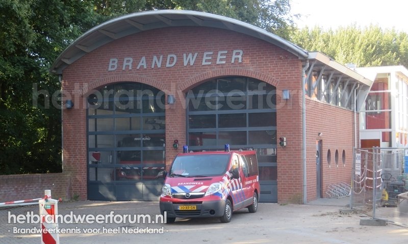 Van den Woudestraat 1b, te Warmond